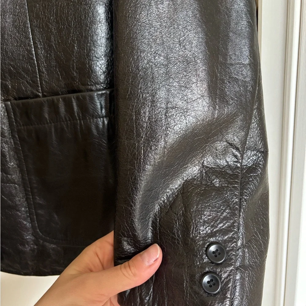 Vintage GAP Women's Black Leather Jacket - Picture 6 of 7